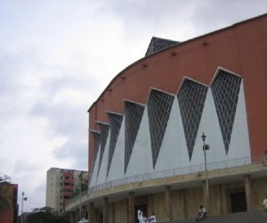 Catedral Metropolitana Maria Reina. Fuente: Panoramio.com por michanti 